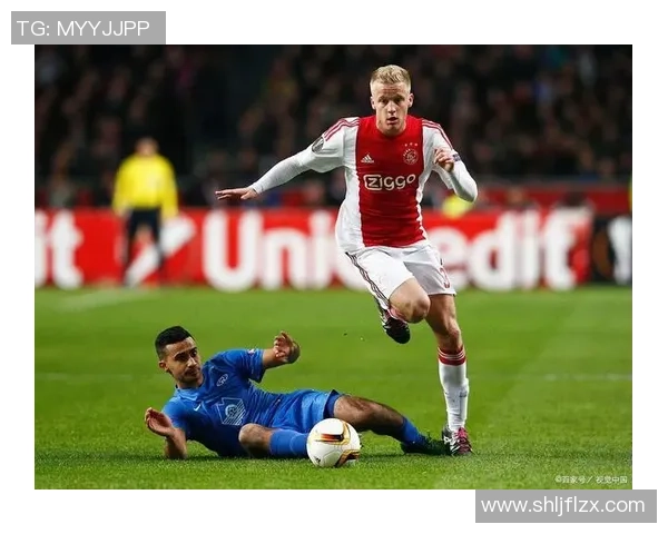 科林蒂安与戈亚斯激战正酣精彩直播全程回顾与分析